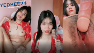 คลิปหลุด Onlyfans น้องมีนเวอร์ชั่นสาวชุดแดง Mxbenma22 นั่งแหกหีรัวดิลโด้แทงจิ๋มน้ำเงี่ยนย้อย ใช้เย็ดแทนควยจริงมันก็เสียวสุดติ่งเหมือนกันนะเนี่ย ค่อยๆเสียบเข้าออกชักมาอีกทีน้ำหีพุ่งใส่เต็มกล้อง