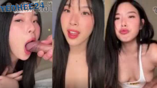 คลิปหลุด Onlyfans asiancoupleuwu สาวจีนหน้าสวยหุ่นเอ็กยั่วเย็ดหนักมาก ขี้เล่นชอบเล่นควย ตั้งกล้องไลฟ์สดดูดควยเล่นดังจ๊วบๆ ทั้งดูดทั้งเลียเสียวจนควยแข็งตามสเต็ป แม่สาวยั่วเย็ดเจอจับเสียบหีเย็ดทันที เล่นเสียวด้วยท่ายาก นั่งแอ่นหีขย่มควยบดรัวแรงซะจนเสียวหนักมาก หีอวบอูมแน่นเจอเย็ดไม่ยั้งรูจนน้ำหีไหลนอง